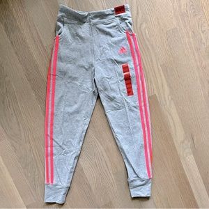 ADIDAS 3-STRIPES YOUTH JOGGER. Size M (10/12).